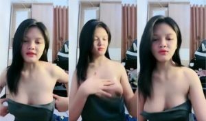 Bokep Indo Belahan Toket Alice HOT