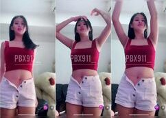 Bokep Indo Irma Cantik Berkacamata Jilat Toketnya