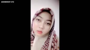 Bokep Indo Anisa Hijab Keasikan Colmek