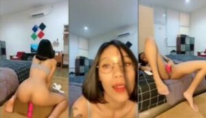 Bokep Indo Miss Dee Ebot Pake Dildo Pink (Mikasa)