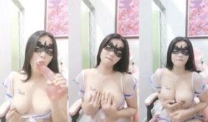 Bokep Indo Rosalinda Emut Dildo Pamerin Susu Pantat
