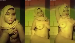 Bokep Indo Abg Hijab Cantik Sange Mainin Memek Mulus 2