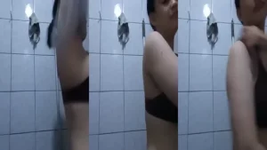 Abg Buru Buru Mandi Bugil Toket Gede Wajib Vcs Pacar 2